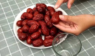 红枣泡水好还是干吃好 红枣干泡水好还是干枣好