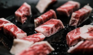 烤牛肉串怎么腌制（烤牛肉串怎么腌制好吃又嫩视频）