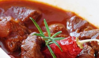 西红柿炖牛肉做法（西红柿炖牛肉做法家常）