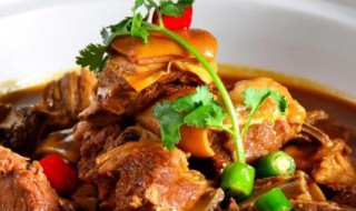焖羊肉的正宗做法和配料窍门（焖羊肉的正宗做法和配料窍门图片）