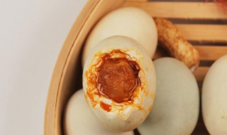 夏季做咸鸭蛋的腌制方法 夏天咸鸭蛋的腌制方法
