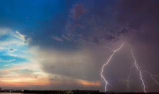 什么是雷阵雨 什么是雷阵雨转多云