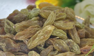 绿葡萄干和黑葡萄干的营养比较（绿葡萄干和黑葡萄干的营养比较哪个好）