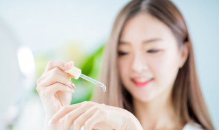 水乳精华的使用顺序 面霜眼霜水乳精华的使用顺序