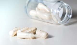 胶囊咽不下去小窍门（老人胶囊咽不下去小窍门）