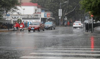 暴雨怎么形成（暴雨怎么形成的视频）