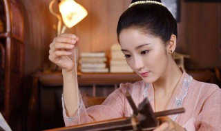 小娘惹中菊香和月娘是同一个人吗（小娘惹中的菊香和月娘是一个人演的吗）