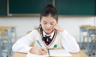 不慌不忙非常镇定的成语是什么 不慌不忙非常镇定的词语