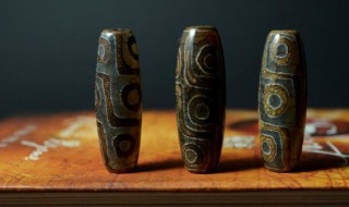九眼天珠怎么形成的（市面上的九眼天珠都是什么做的）