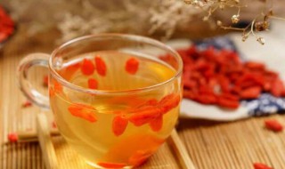 枸杞桂圆泡水喝的功效与作用 红枣枸杞桂圆泡水喝的功效与作用