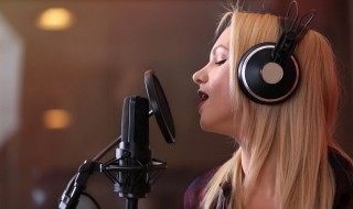 如何唱歌好听技巧 如何唱歌好听技巧和发声方法