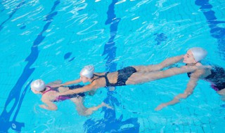 游泳属于有氧还是无氧 女性长期蛙泳身型变化