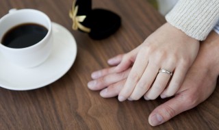 女士戴戒指手指含义 女士戴戒指手指含义是什么