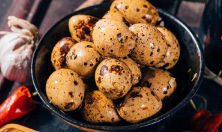 葡萄和鹌鹑蛋可以吃吗 葡萄和鹌鹑蛋可以吃吗有毒吗