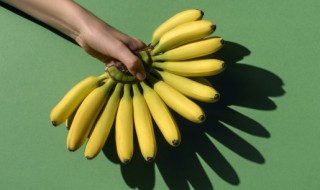 香蕉不能和什么水果放在一起吃（香蕉不能和什么水果放在一起吃呢）
