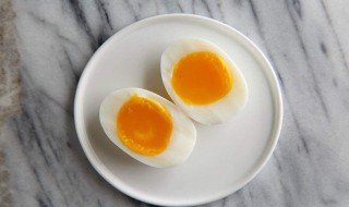 开水煮鸡蛋几分钟 开水煮鸡蛋几分钟能煮熟