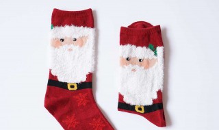 圣诞老人第一放进袜子的是什么 圣诞老人第一个放到袜子