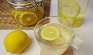 喝柠檬蜂蜜水的4大禁忌 喝柠檬蜂蜜水的4大禁忌柠檬蜂蜜水