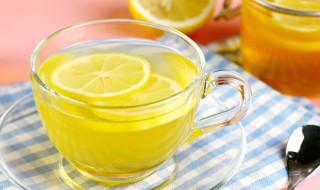长期喝柠檬水的坏处 长期喝柠檬水的坏处柠檬水可以放蜂蜜吗