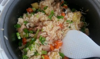 咸米饭的做法（咸米饭的做法电饭锅焖饭）