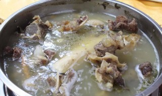 牛排骨汤的做法和配料（家常炖牛排骨的做法）