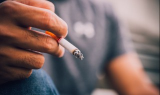 电子烟和香烟哪个危害大 电子烟和香烟哪个危害大香