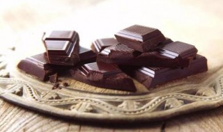 黑巧克力的营养价值与功效（黑巧克力功效与作用营养）