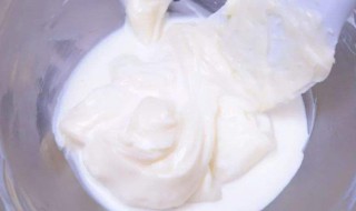 淡奶油和稀奶油的区别 淡奶油和稀奶油的区别在哪