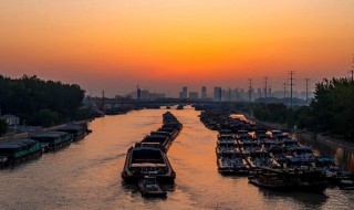 连接黄河和淮河的运河（连接淮河和长江的运河）