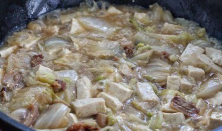 五花肉烩酸菜的家常做法（五花肉烩酸菜咋做）