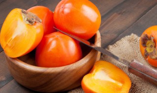 柿子鸡蛋能不能一起吃（柿子和鸡蛋能不能一块儿吃）