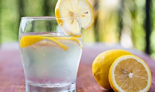 柠檬水的正确泡法减肥瘦身 柠檬泡水喝竟有6个害处