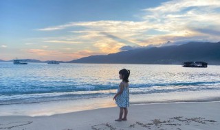 女孩子去海边带什么 女孩子去海边带什么东西