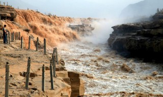 题黄河壶口瀑布古诗赏析 黄河壶口瀑布李白古诗