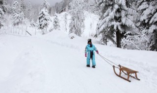 女人梦见下雪什么征兆 女人梦见下雪什么征兆解梦