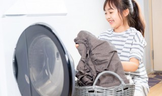 化纤面料衣物的洗涤方法 化纤面料衣物的洗涤方法视频