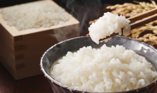 冰箱剩米饭怎样做简单健康又好吃（冰箱剩米饭怎样做简单健康又好吃的）