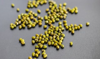 绿豆熬出来为什么发黑（绿豆熬出来为什么发黑呢）
