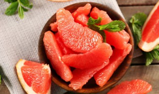 皮肤过敏可以吃柚子吗 白果皮中毒过敏皮肤肿怎么治
