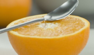 橙汁怎么洗能洗干净 橙汁用什么洗才能洗掉