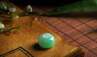 翡翠和岫玉的区别 翡翠和岫玉的区别是什么