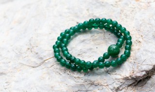 祖母绿与翡翠区别 祖母绿和翡翠的区别在哪里