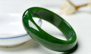 玻璃和冰种翡翠的区别 玻璃和冰种翡翠如何区别