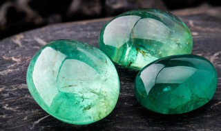 如何鉴别翡翠原石的真假 怎样鉴别翡翠原石真假