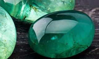 翡翠宝瓶的寓意 翡翠宝瓶的寓意是什么