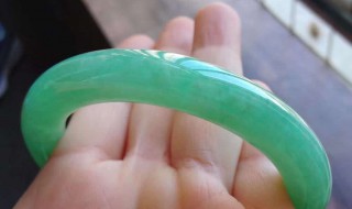 翡翠满绿和阳绿的区别 翡翠满绿和阳绿的区别介绍