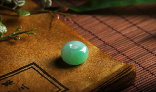 翡翠糯化和糯冰区别 翡翠糯化和糯冰有什么区别