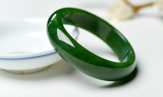 翡翠什么叫调水 什么是翡翠的调水,翡翠如何调水