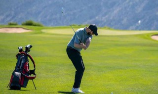 打高尔夫球的好处及注意事项(打高尔夫球注意什么)