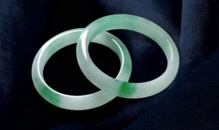 翡翠手镯的功效与作用 玉手镯的功效与作用